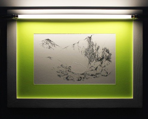 Mélanie Vincent, État Rocher, 2011, gaufrage et eauforte sur plaque de zinc, imprimée sur papier Van Gelder, passepartout jaune fluo, tube fluorescent blanc, ed.6ex, 48 x 66cm Courtesy PapelArt Paris